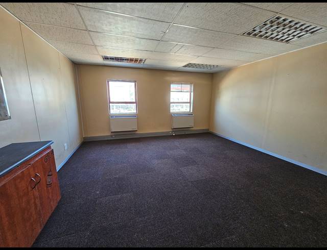 157M² OFFICE TO LET IN TYGER VALLEY
